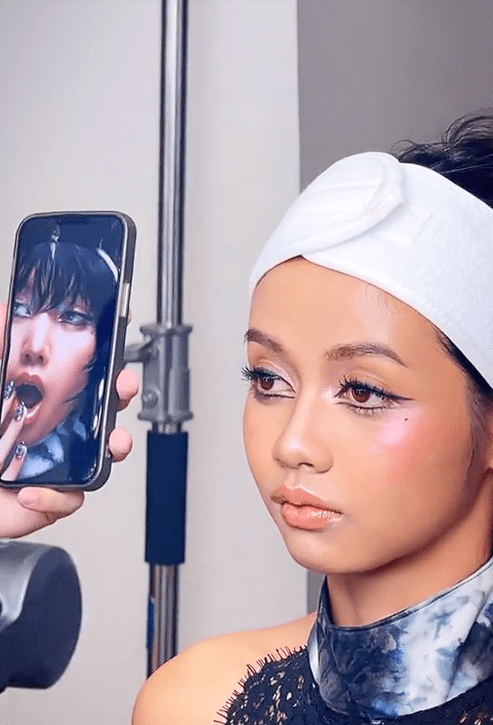 Lisa lookalike makeover (2)