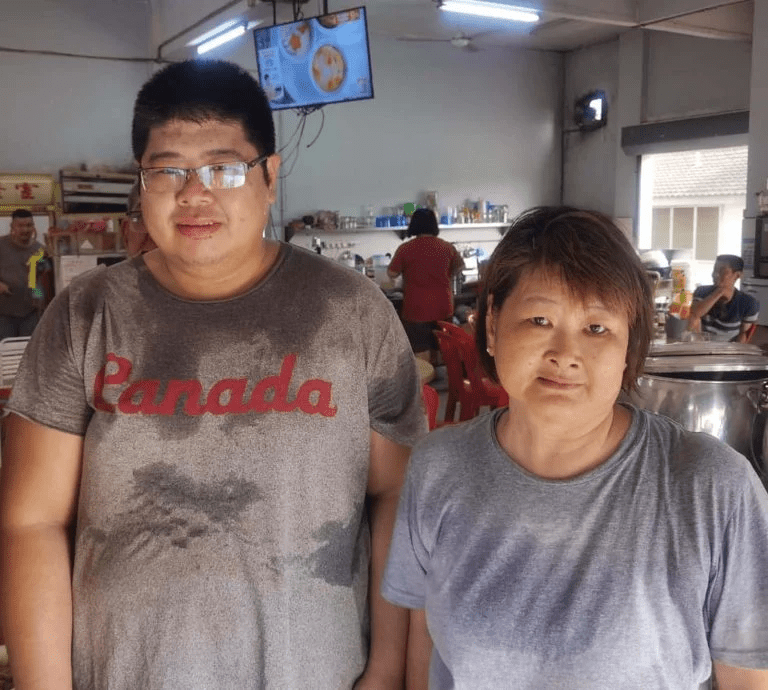 Liu Liye and her son