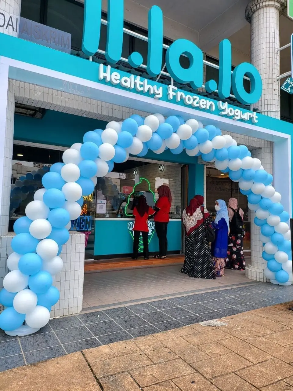 ll.la.lo store opening frozen yogurt in ampang