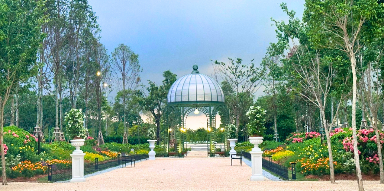 L'OCCITANE Garden in Townsquare Park