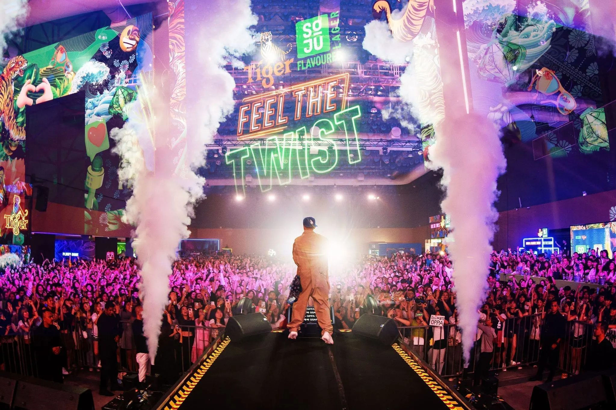 Loco, performing his top hits for local fans, at the Tiger Soju Flavoured Lager launch party(1)