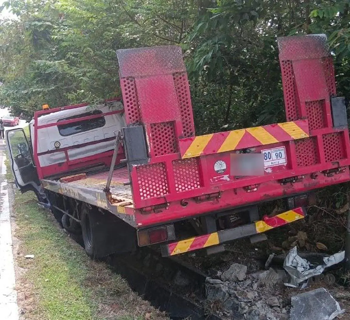 Lorry involved in accident in Sepang