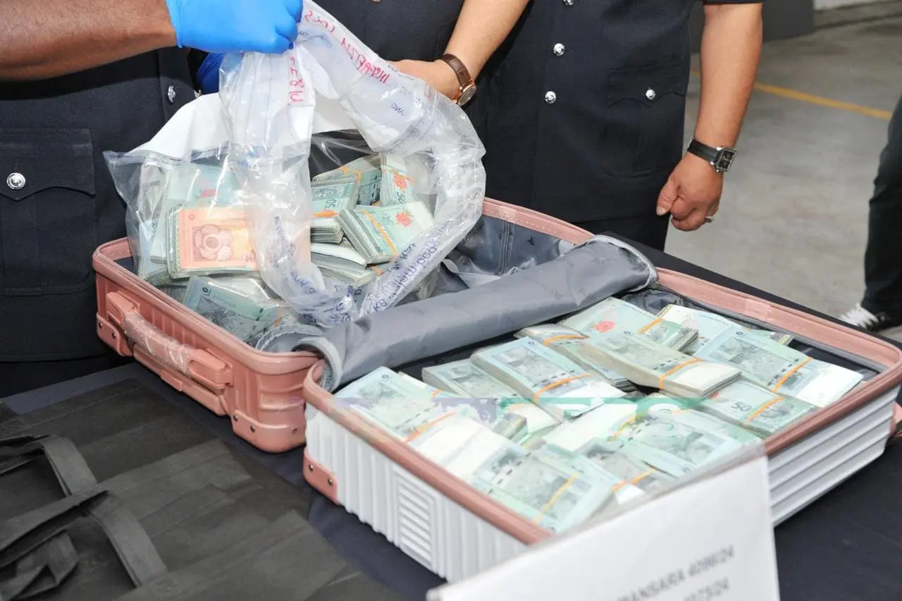 Suitcase containing RM500k found at parking lot in PJ