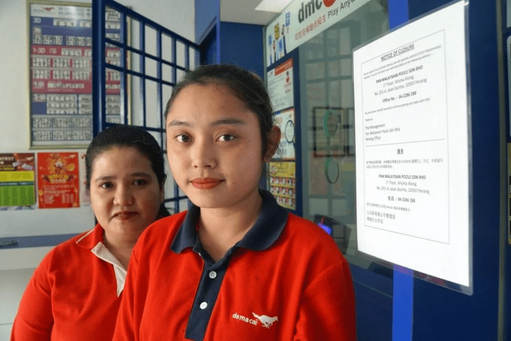 Two workers of last lottery outlet in Perlis 