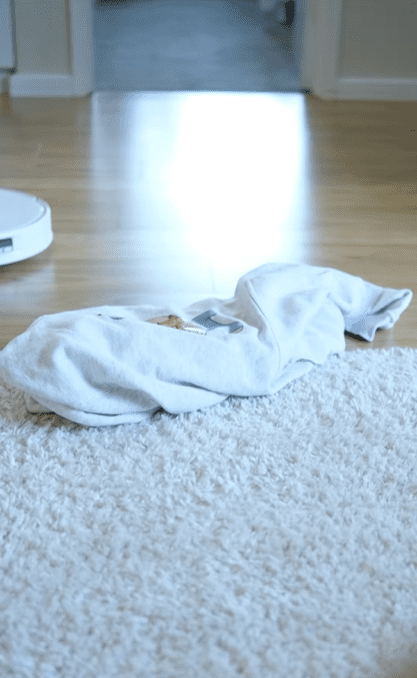 Lyanna's mum sees shirt on the floor