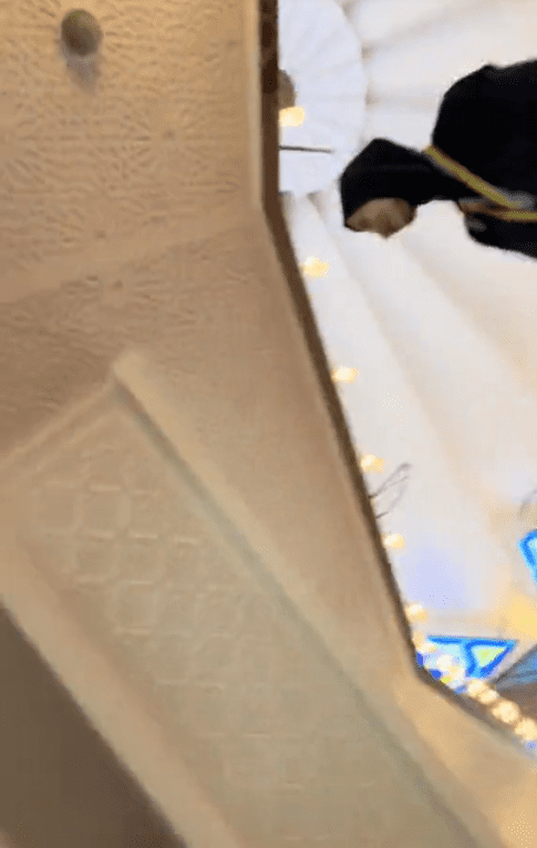 Mosque attendant at the National Mosque