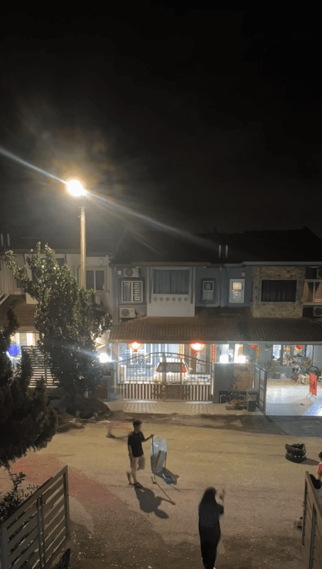 malaysian family's after cleaning up their road