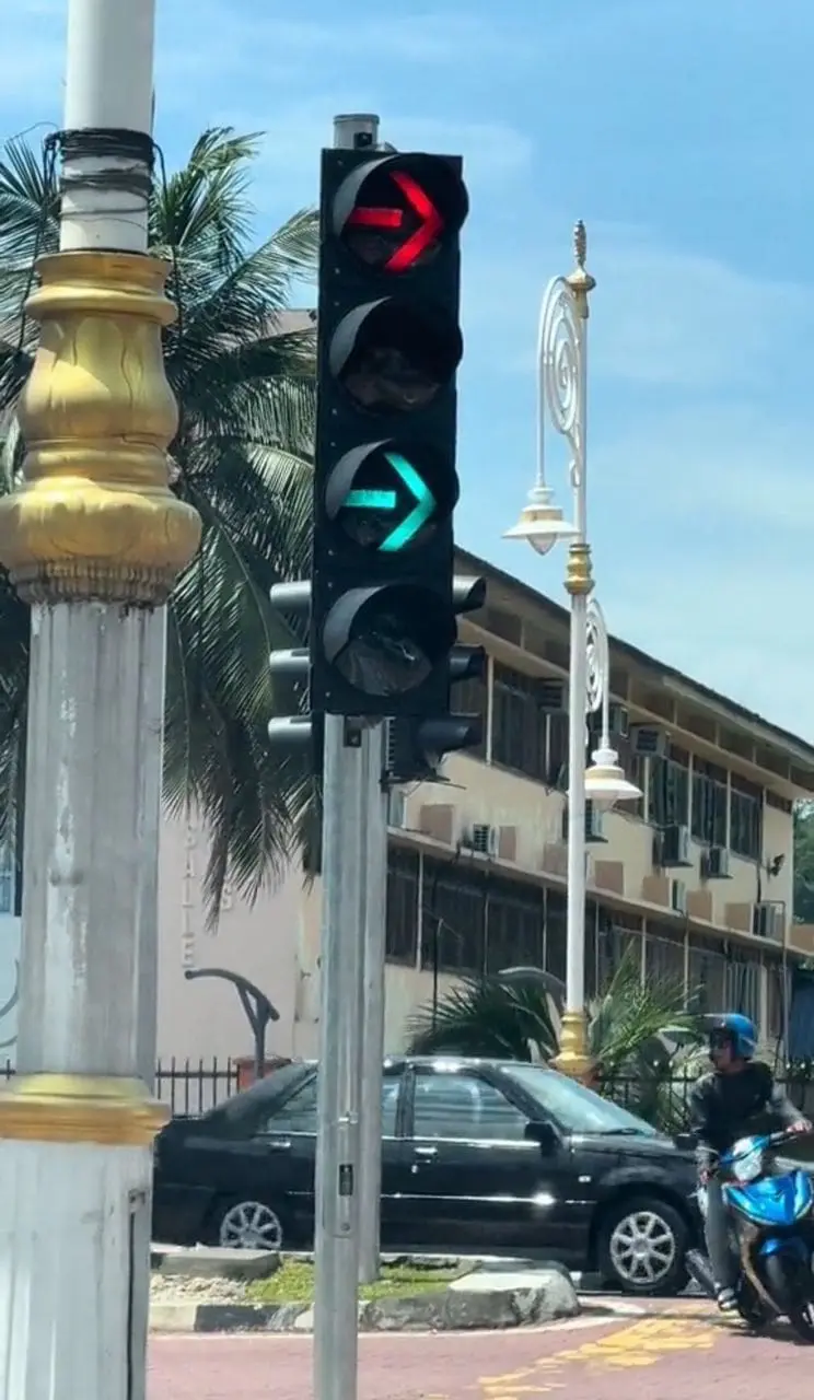 malfunctioned traffic light