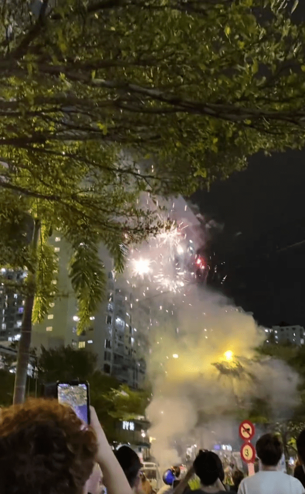 Mamak firework after Lee Zii Jia Win (3)