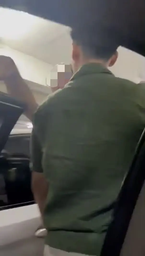 Man tells M'sian man to get into his car