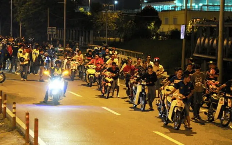 Peer Pressure The Key Reason Why M'sian Youths Turn To 'Mat Rempit’ Activities