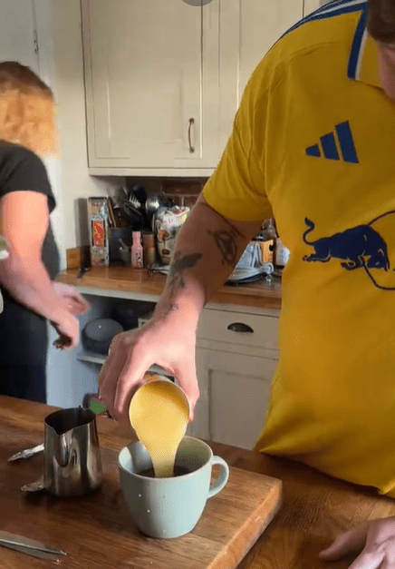 Mat Salleh bring teh tarik back to the UK Screenshot 2025-03-12 141240 (1)