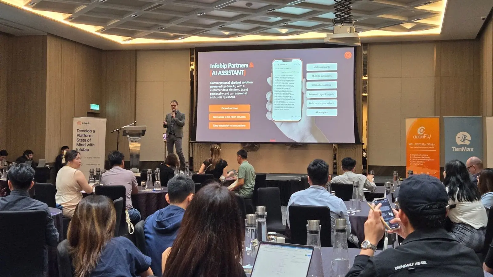 Matija Kapic presenting a solution for enhancing customer experience through AI.