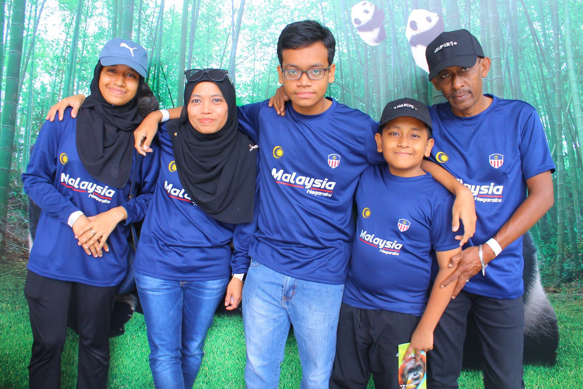 Mazwin with husband and kids