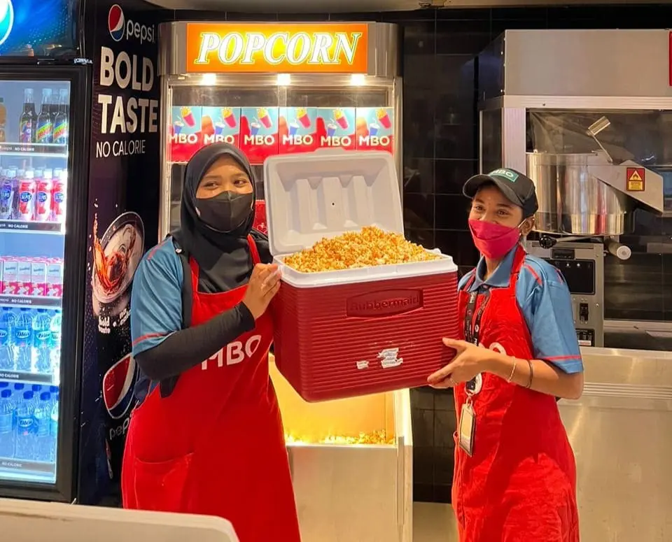 MBO Cinema bring your own bucket popcorn event 02