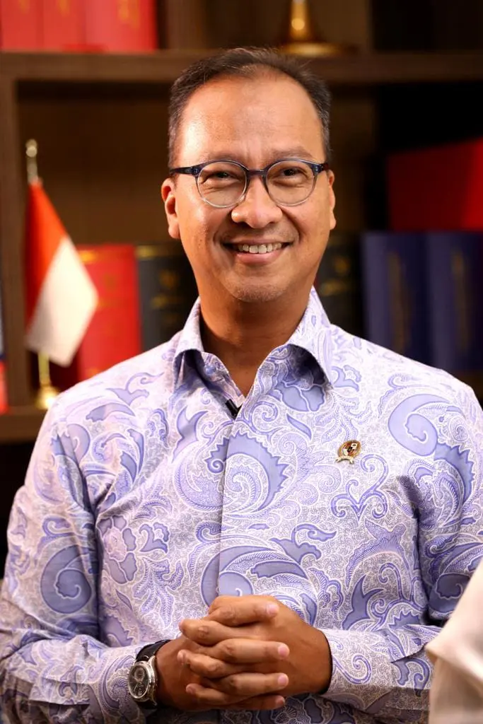 Menteri_Perindustrian_Agus_G._Kartasasmita