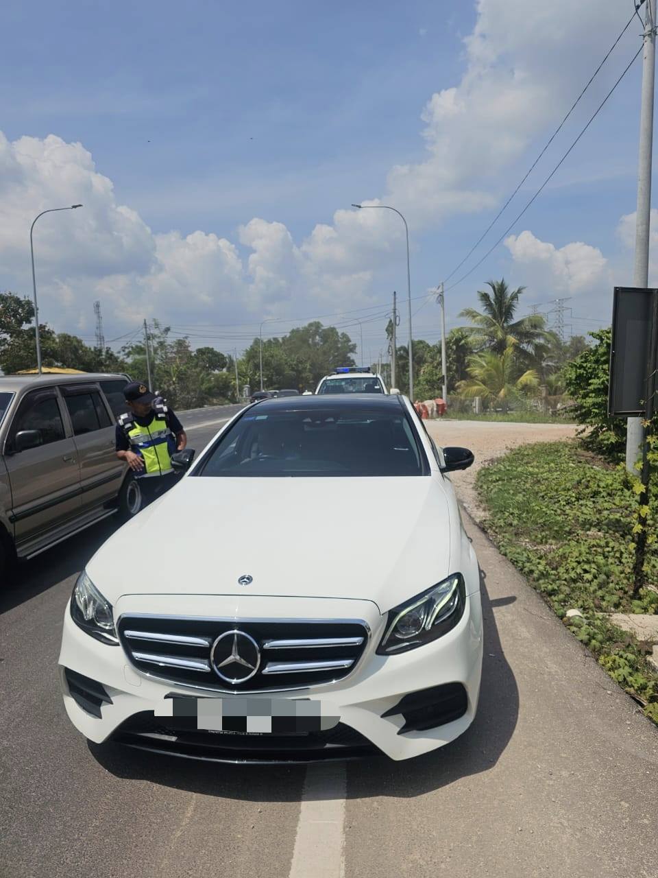 Mercedes with no road tax (2)