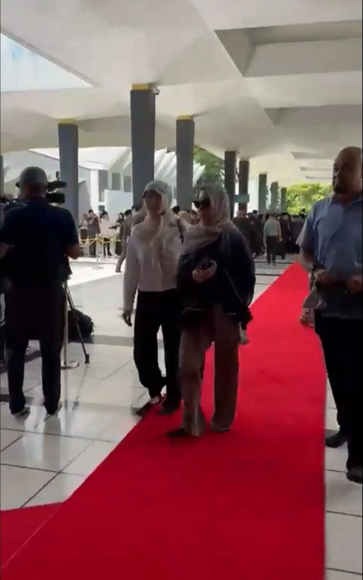 Michelle Yeoh Pays Final Respects To Tun Abdullah Ahmad Badawi At His Funeral