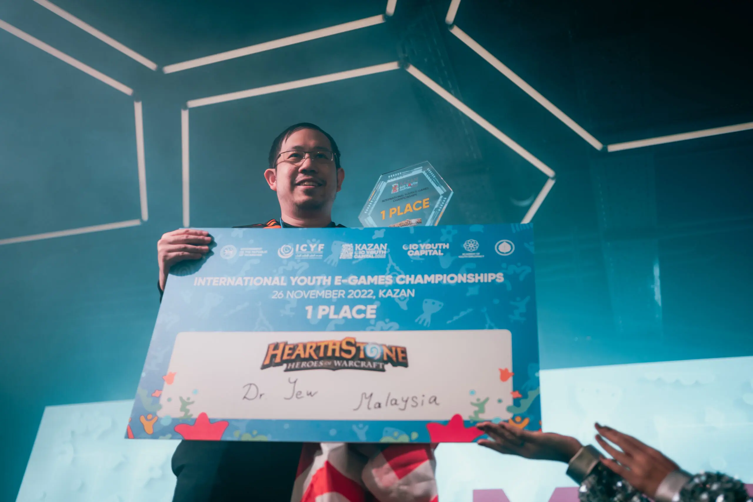 Engineering Lecturer & Hearthstone Gamer Dr Yew Weng Kean