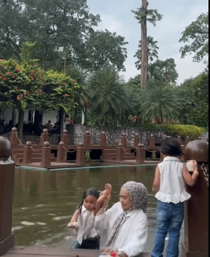 Mother saving her kid