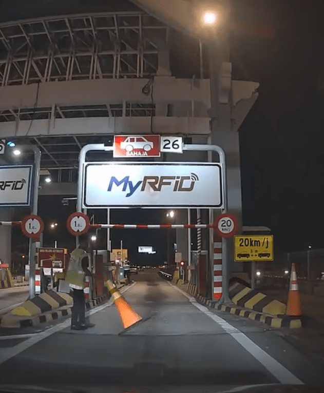 Motor tailgate RFID  (2)