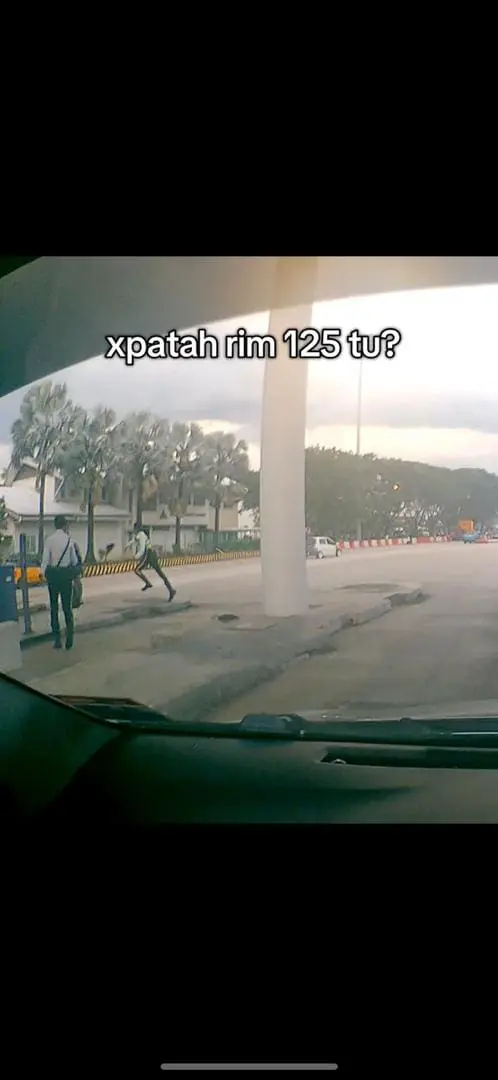 motorcyclist trying to avoid policemen during the inspection