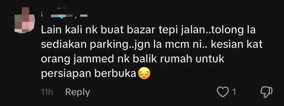 'Third World Mentality' — M'sians Slam Bazaar Goers For Blocking Traffic By Parking At Bus Stop comment 2