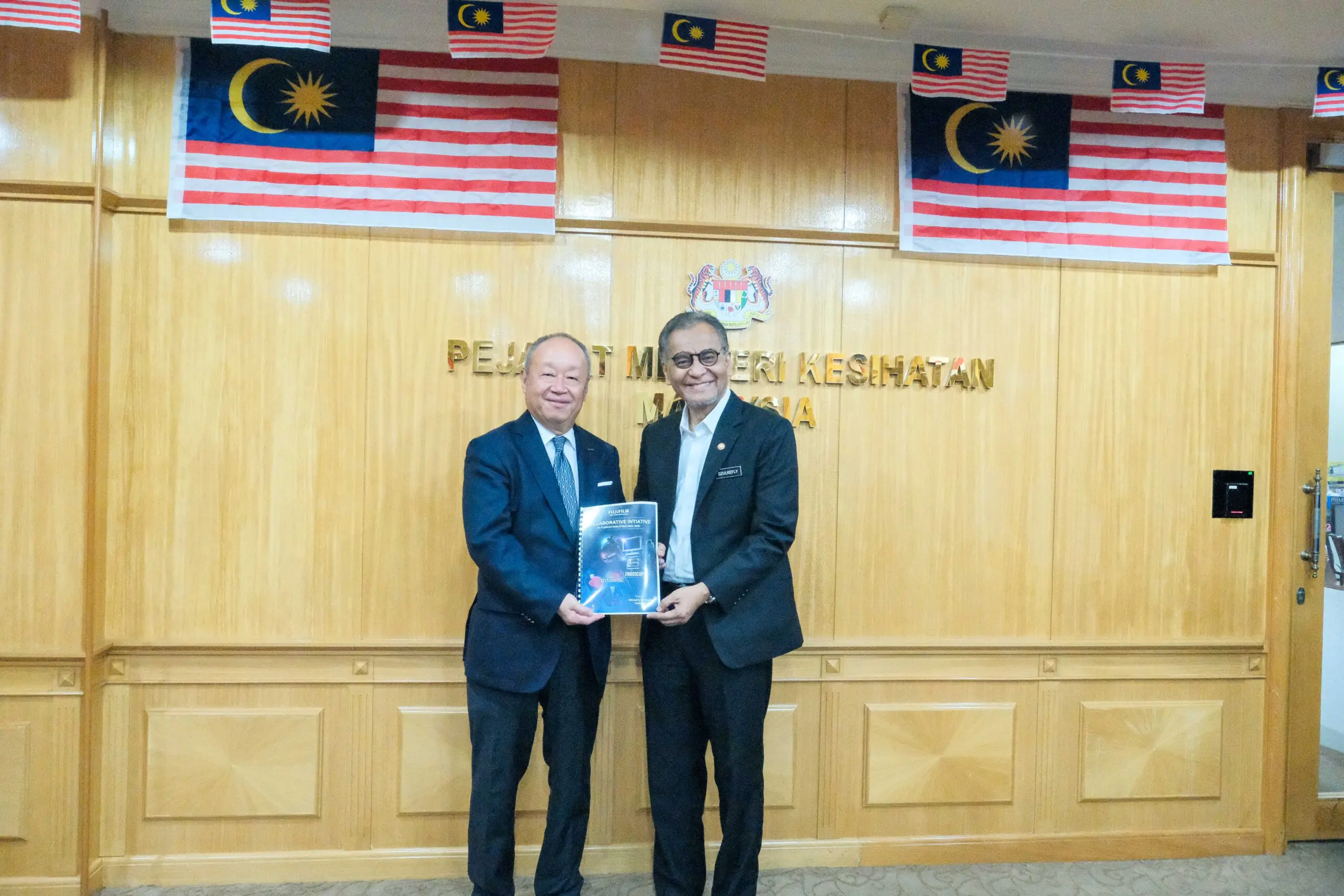 Mr. Teiichi Goto FUJIFILM CEO President and Datuk Seri Dr Dzulkefly Ahmad Minister of Health of Malaysia