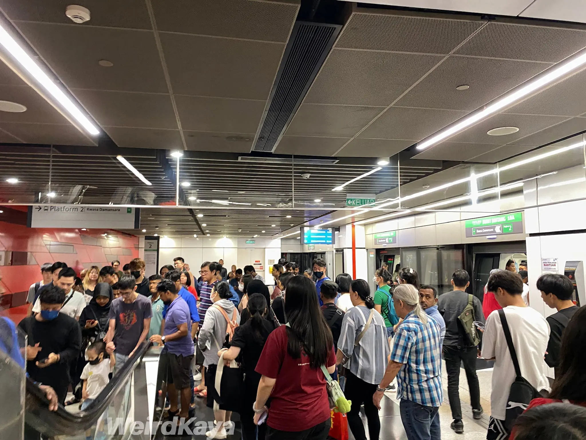 mrt station crowd