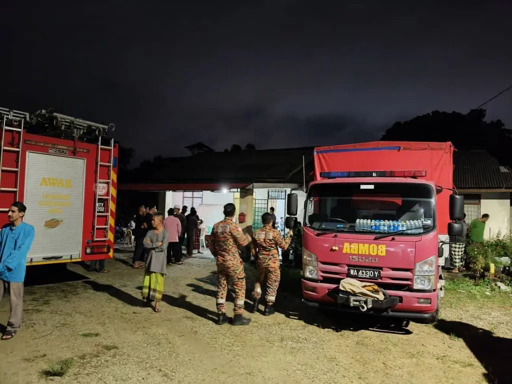 M'sian bomba come to help bury 420kg man
