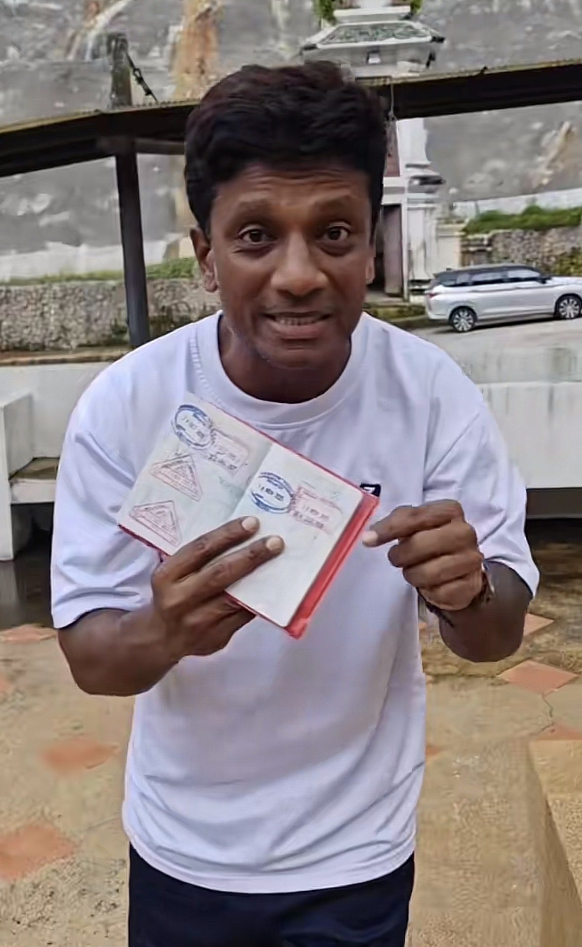 M’sian Claims Thai Border Officers Skipped Stamping On Purpose, Then Accused Travellers Of Illegal Entry To Demand Money