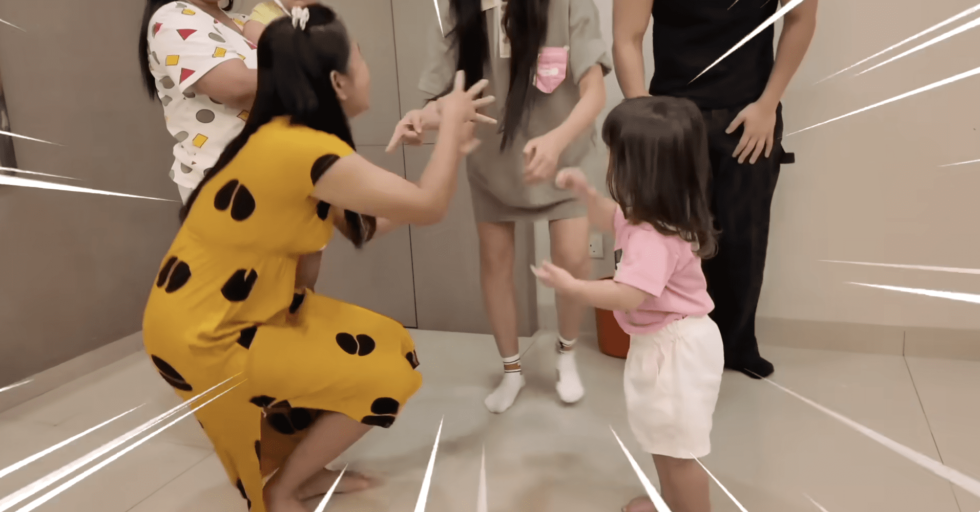 M'sian couple gifts iPhone 16 to maid 3