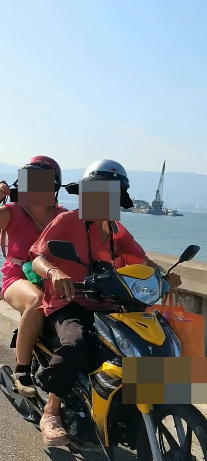 msian couple showing road violence