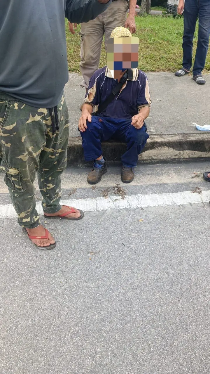 Msian elderly man attacked after hit and run