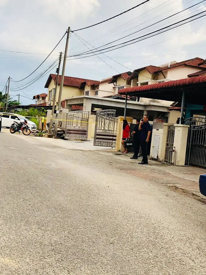 M'sian Man Finds Rotting Corpse With Hands & Feet Tied Inside Storeroom While Renovating The House 3