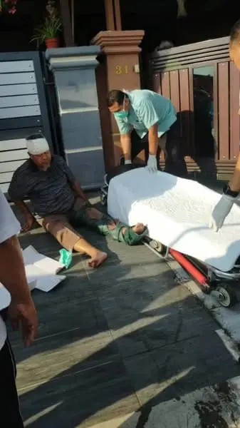 M'sian man placed on stretcher after crash