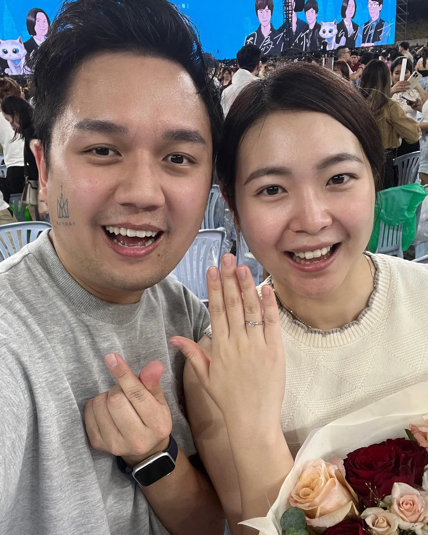 M'sian man proposes at Mayday concert bukit jalil stadium malaysia 01