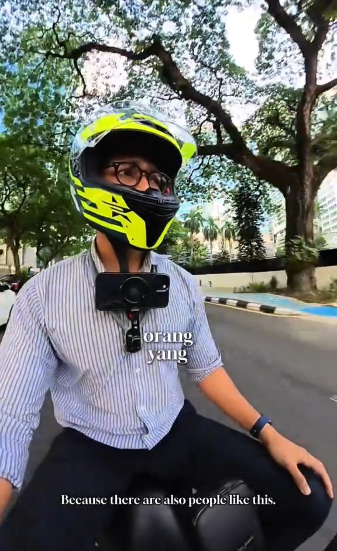 M’sian Man Stops At KL Zebra Crossing, Gets Honked & Yelled At By X50 Driver For Letting Pedestrian Cross