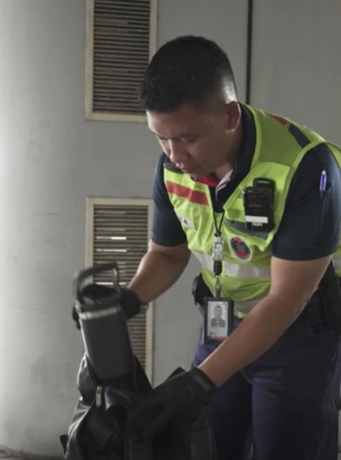 M’sian Man Tries Bringing Ketum Into Singapore, Now Faces Jail Time & 5 Cane Strokes