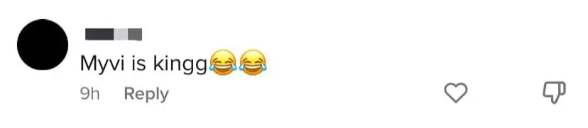 M'sian Myvi Driver Selfie With His Car After Crawling Out From It In An Accident comment 05