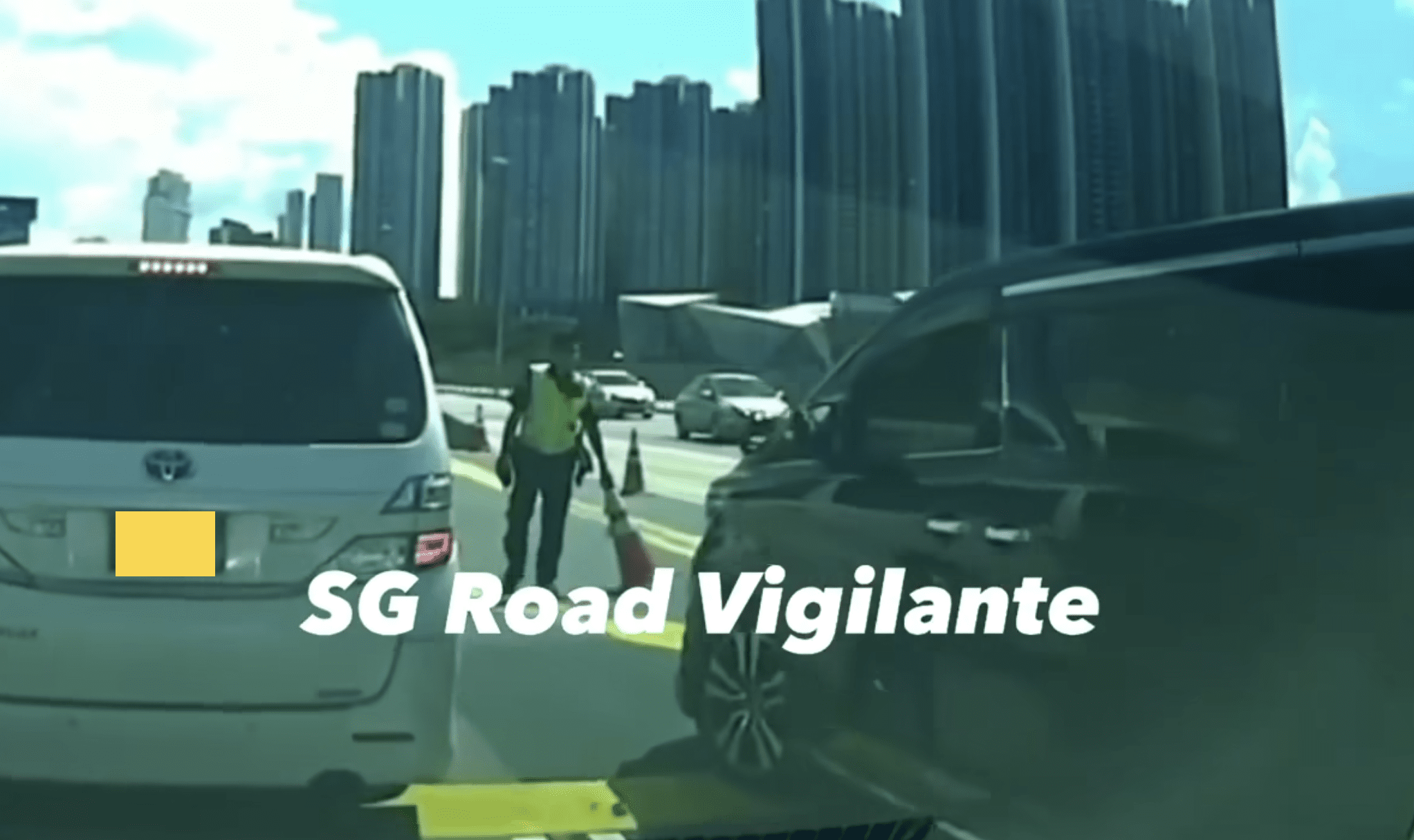 M'sian-Registered Car Cuts Queue And Ignores S'porean Police Who Stopped It At Woodlands Customs 001