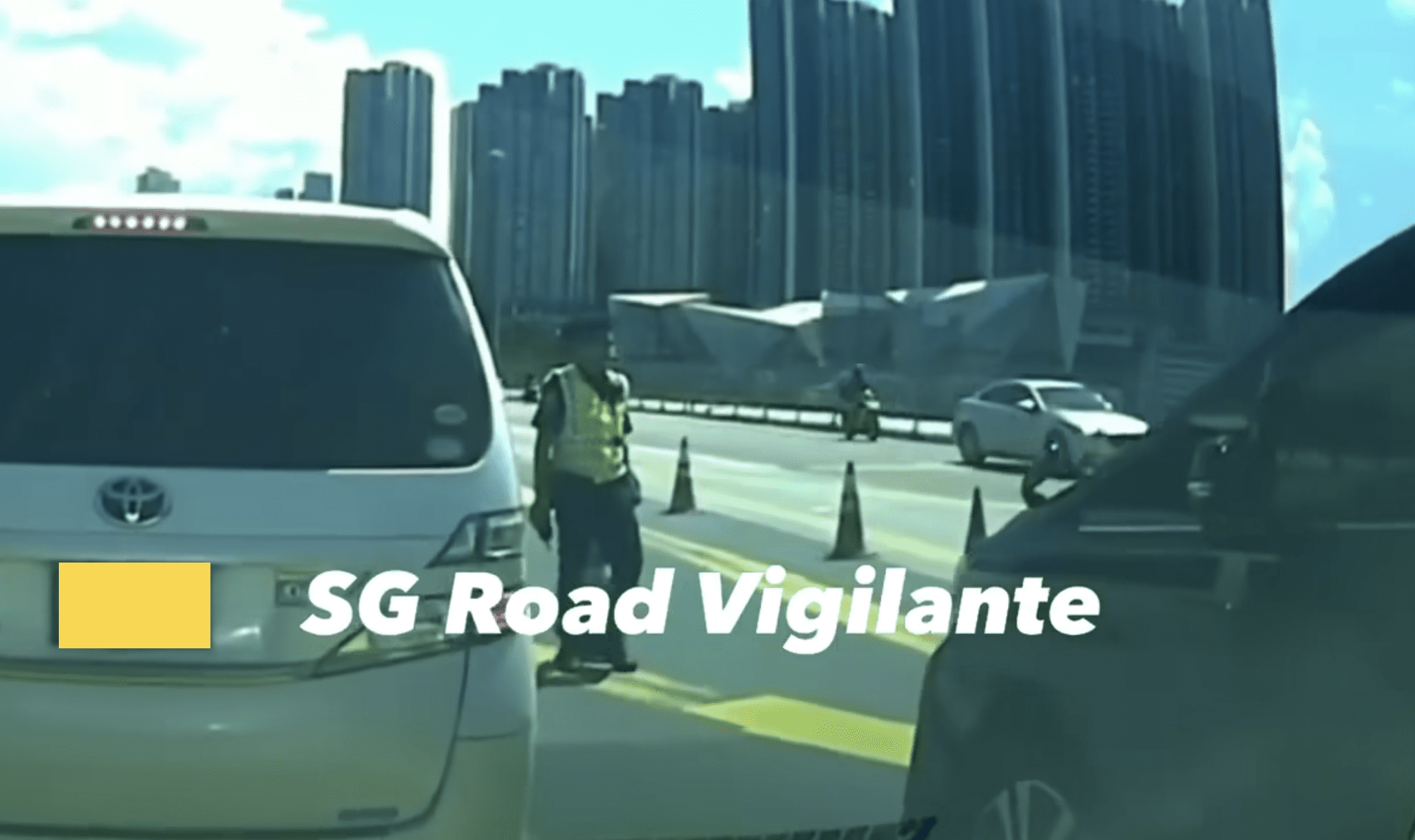 M'sian-Registered Car Cuts Queue And Ignores S'porean Police Who Stopped It At Woodlands Customs 002