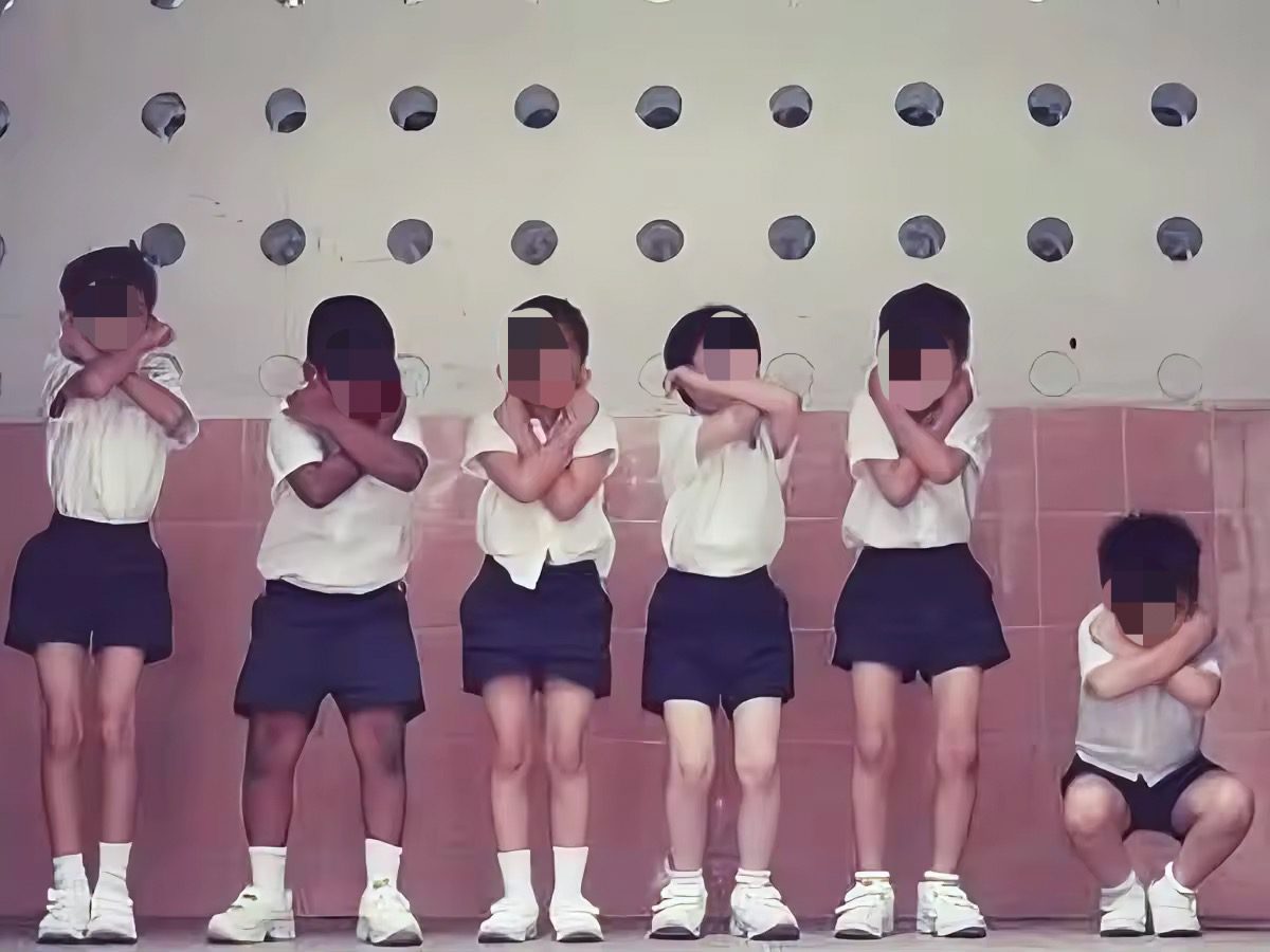 M'sian students doing ear squats