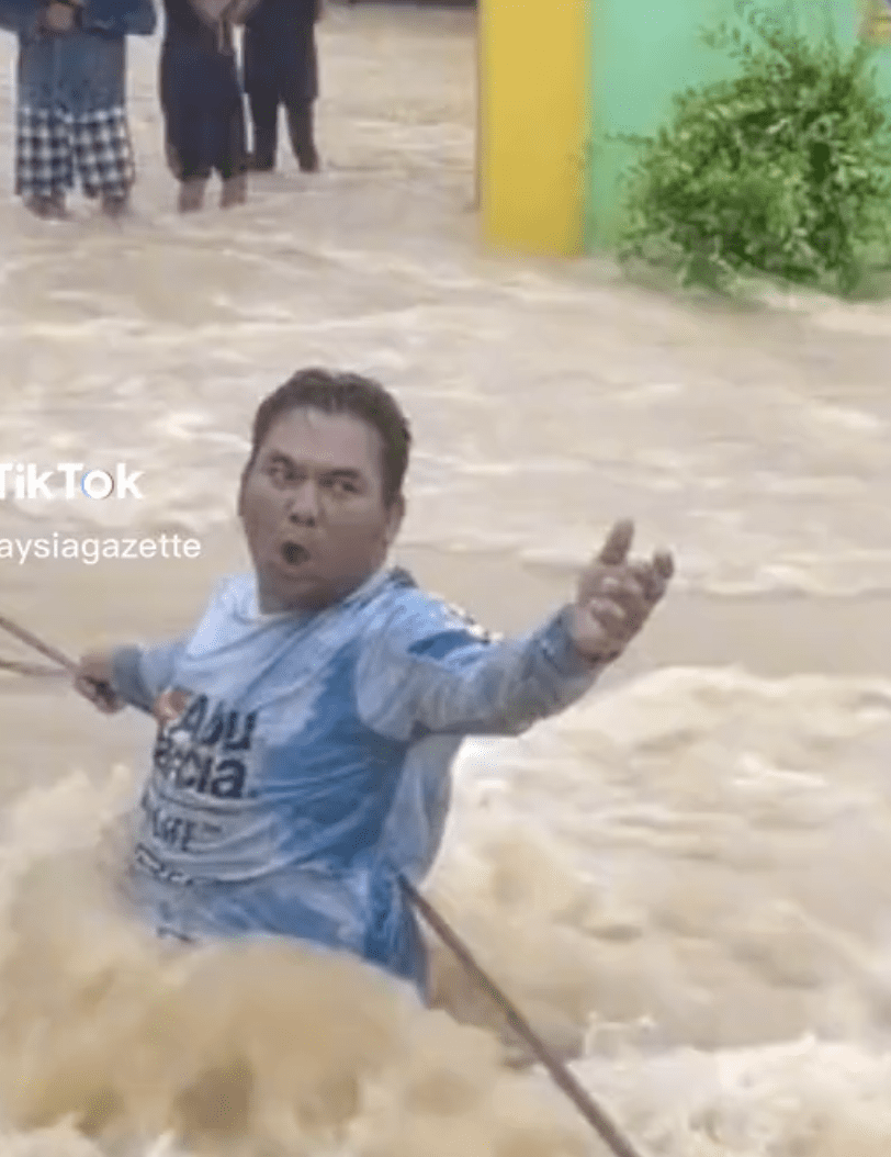 Abang Salleh Praised For Risking Life To Save Flood Victims In Johor 01