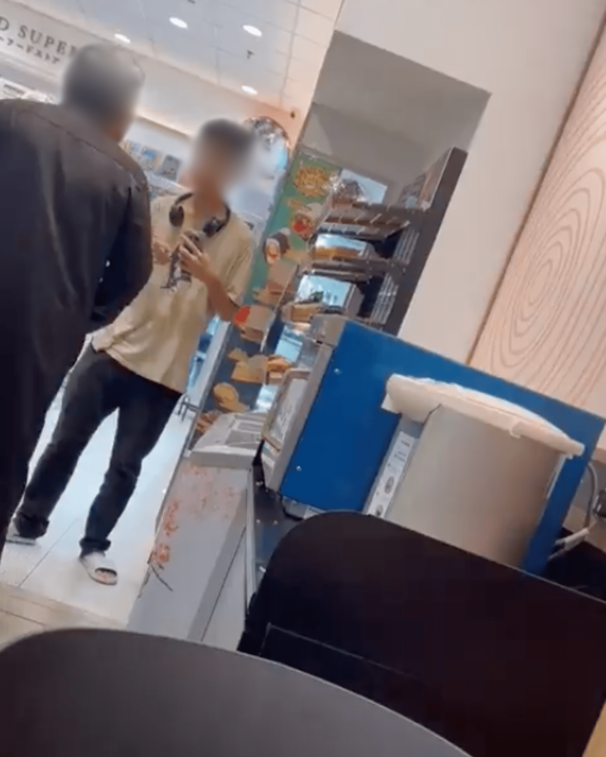 M'sian Uncle Slaps Non-Muslim Man Puasa