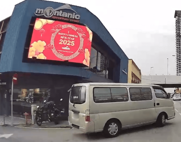 msian van driver turning without warning