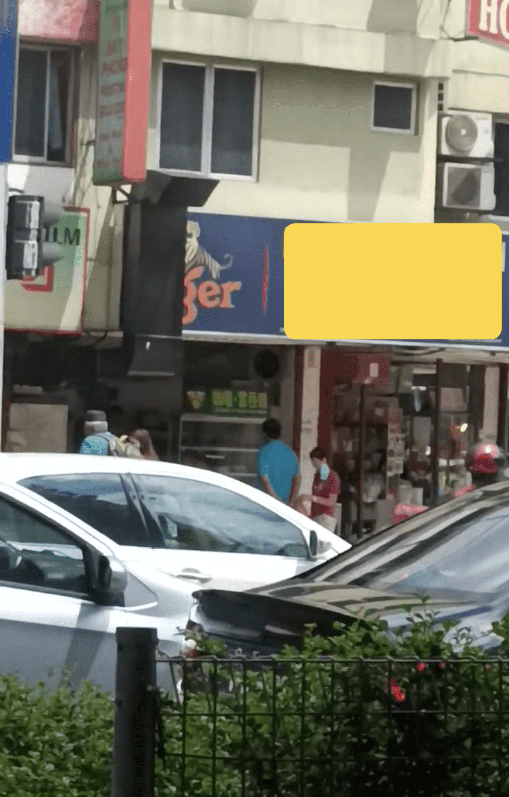 M'sian Woman Claims Restaurant Releases 'Pork Lard Steam', Gets Slammed By Netizens For Insensitivity  2