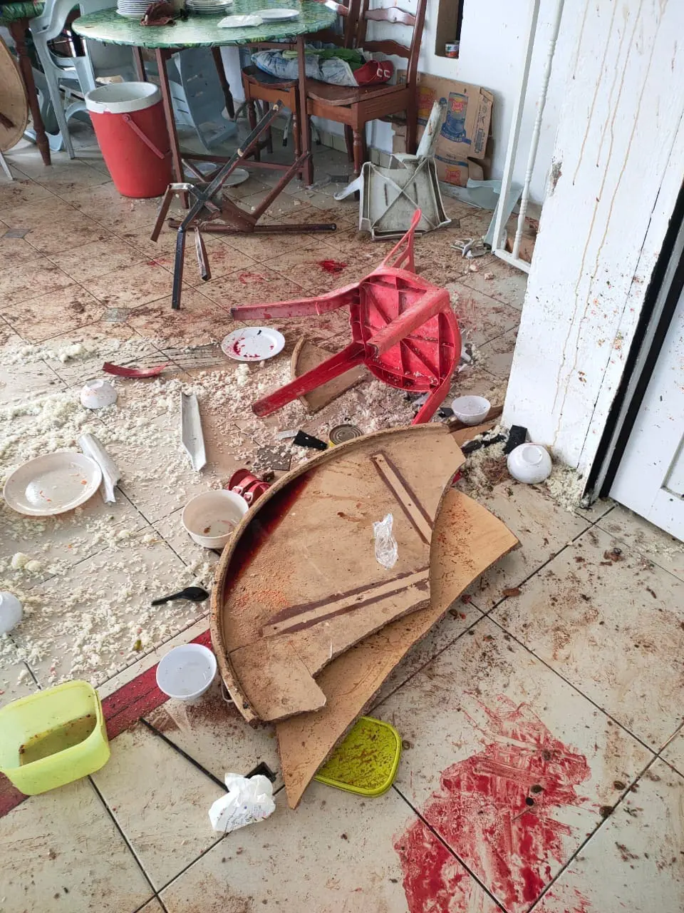 M'sian woman crashes in to Kopitiam Cheras table damage