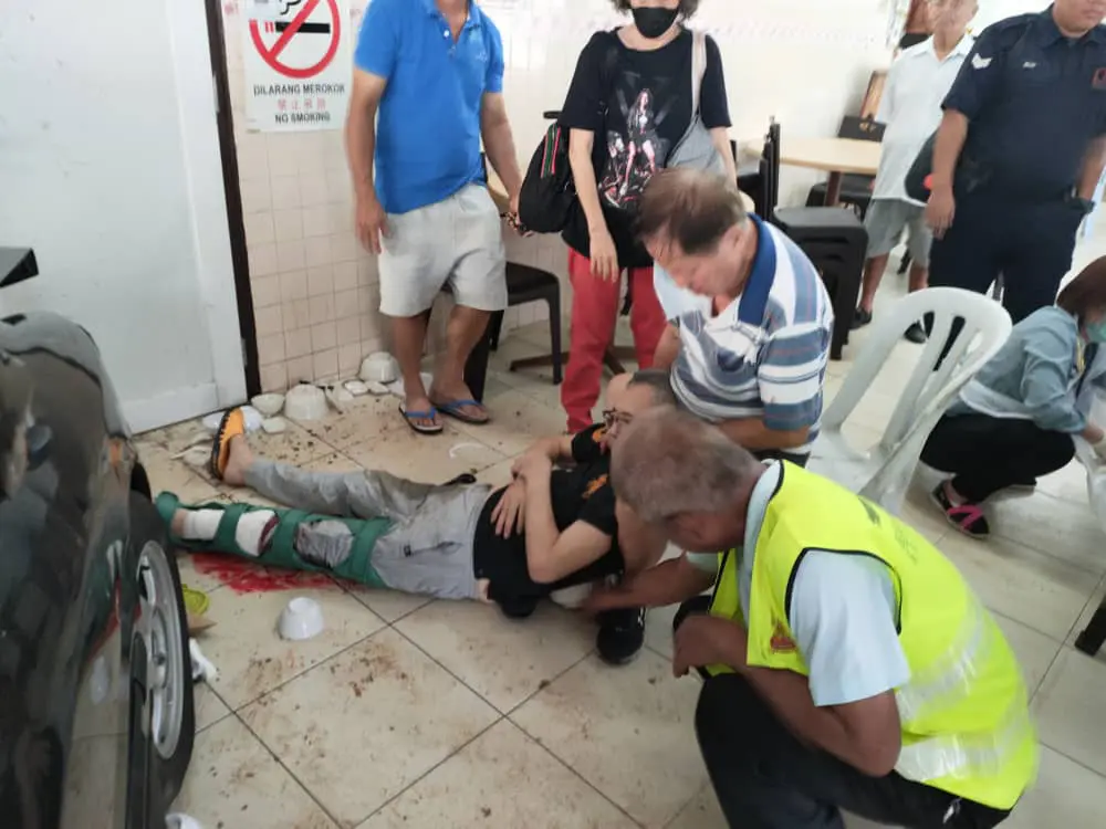 M'sian woman crashes in to Kopitiam Cheras injuries