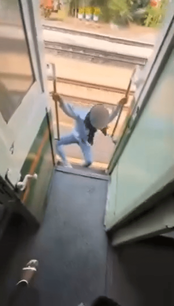 M'sian woman dazed after hitting the pole